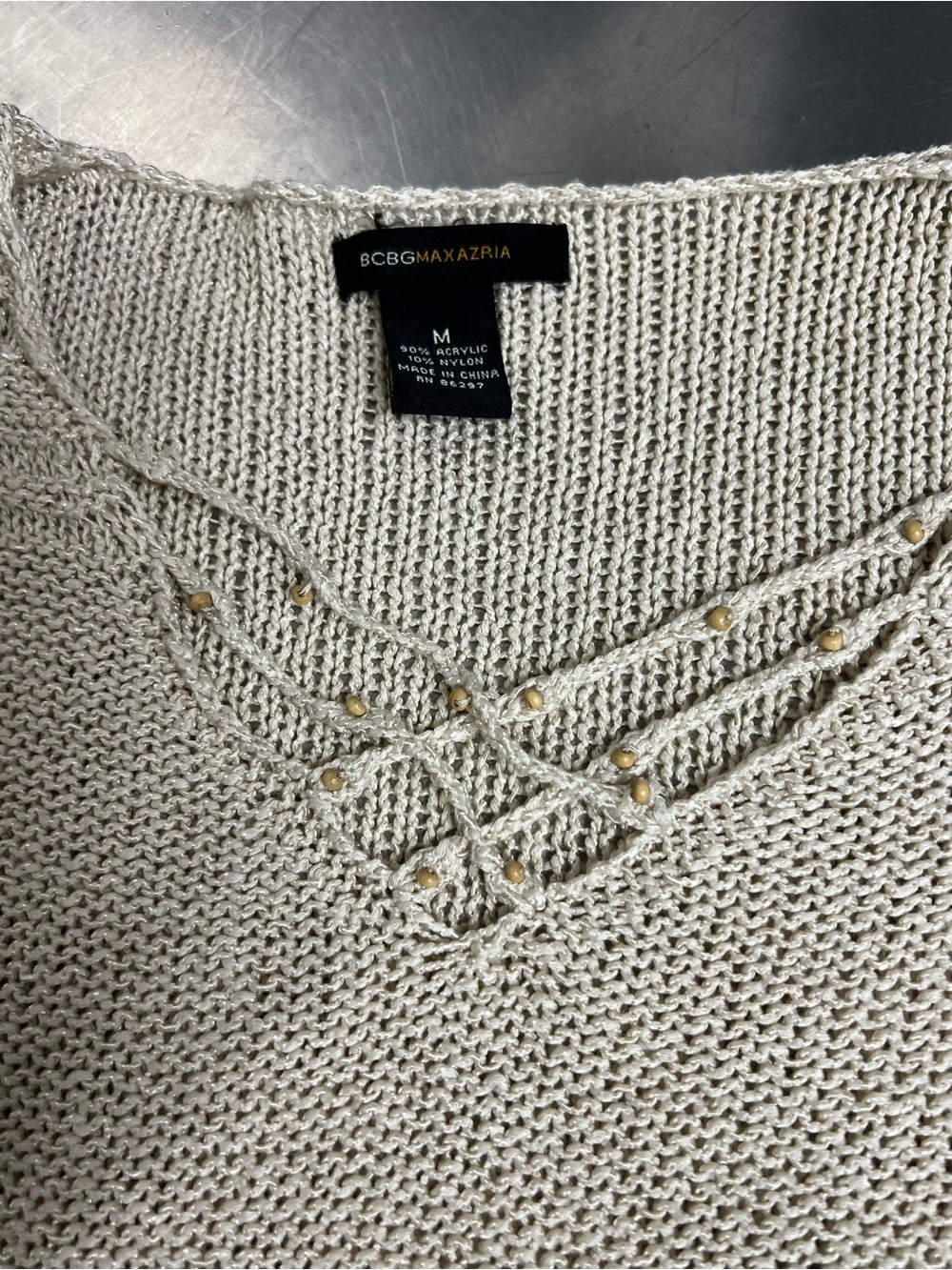 BCBG Wide Knit Tan Sweater - Size Medium - VGUC - Picture 5 of 7